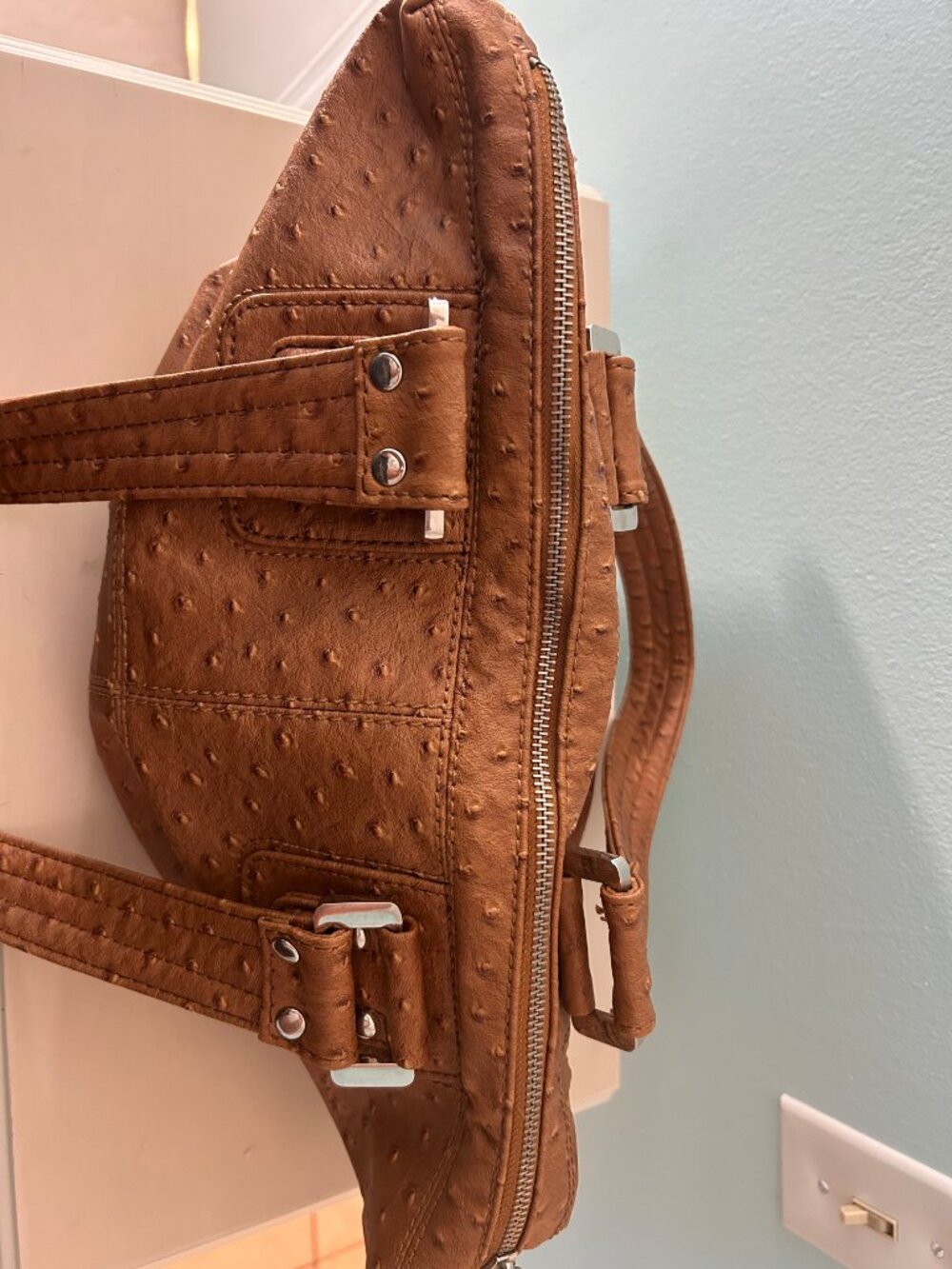 Guess Vintage Y2K Ostrich Embossed Faux Leather Satchel Purse Cognac Brown - Picture 5 of 14